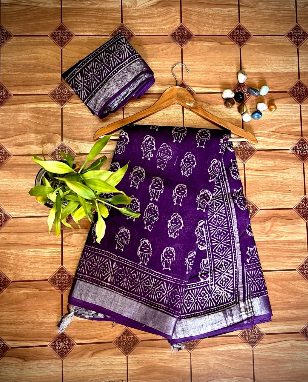 Janaki.universe - Linen slub Cotton Saree with Hand block print design