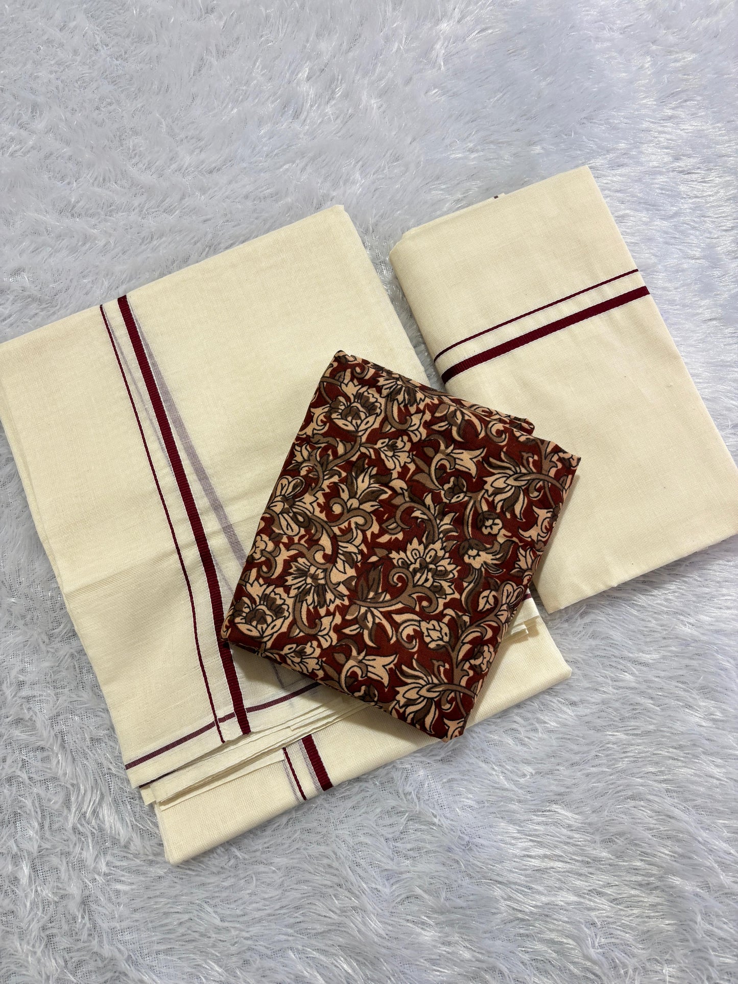 Original puliyilakara set mundu with cotton printed blouse