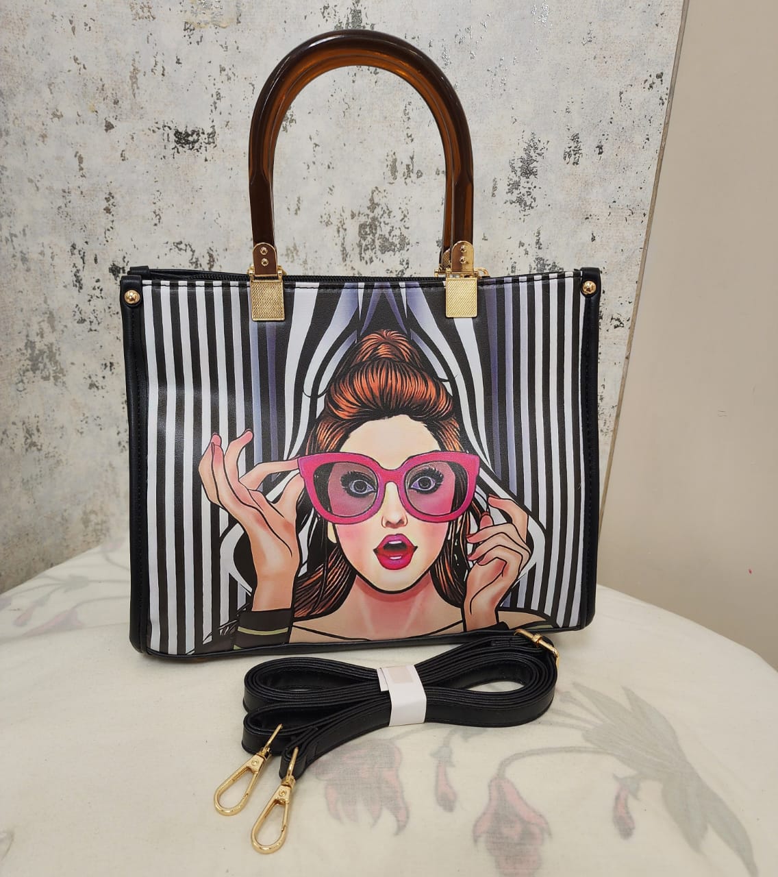 The gurlz tote Bag